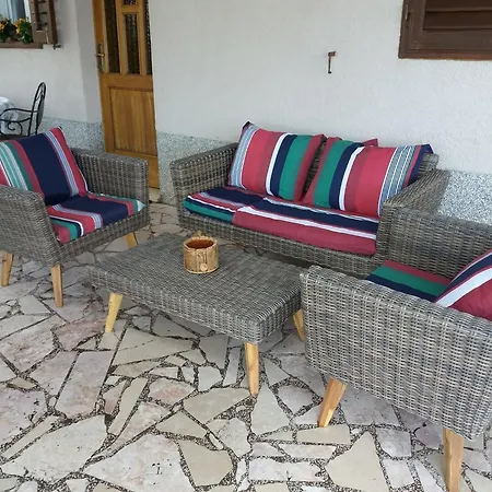 Triple Sumpetar 2099c Guest house